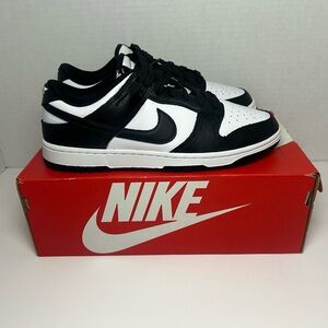Nike Dunk Low “Panda”🐼 Like new!
